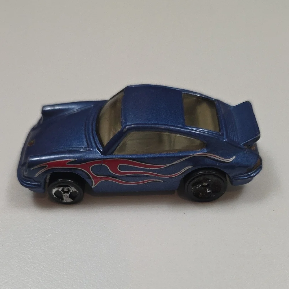 Hot Wheels exciting blue